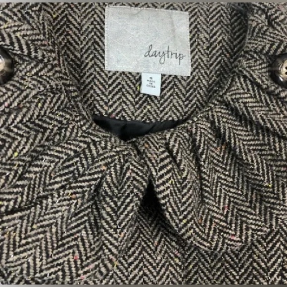 Daytrip Women's Bell Sleeve & Skirt Coat - Picture 2 of 3